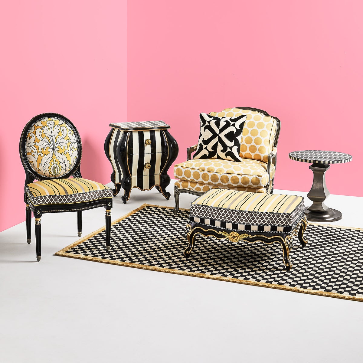 Queen Bee Ottoman - Image 3
