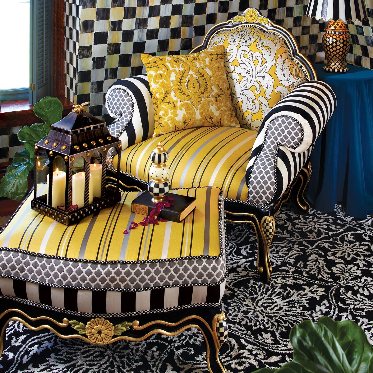 Queen Bee Ottoman - Image 6