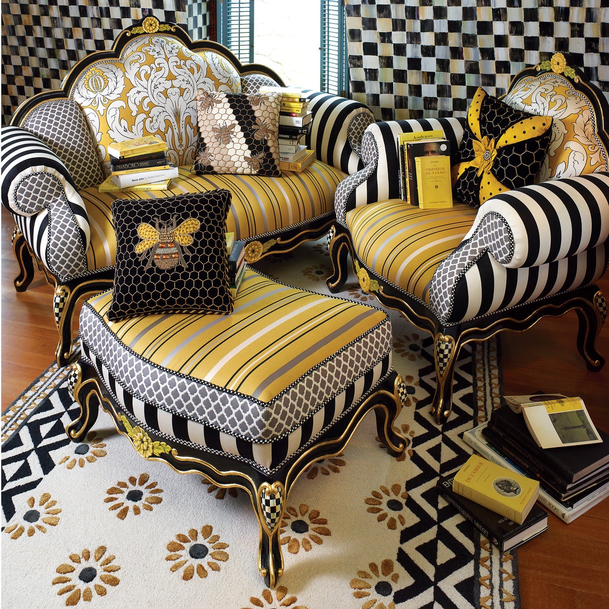 Queen Bee Chair - Image 3