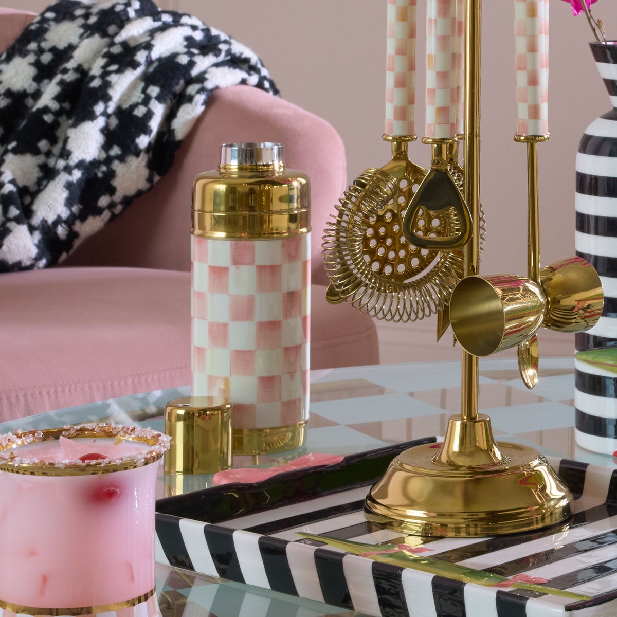 Rosy Check 3260 Gold Cocktail Shaker - Image 2