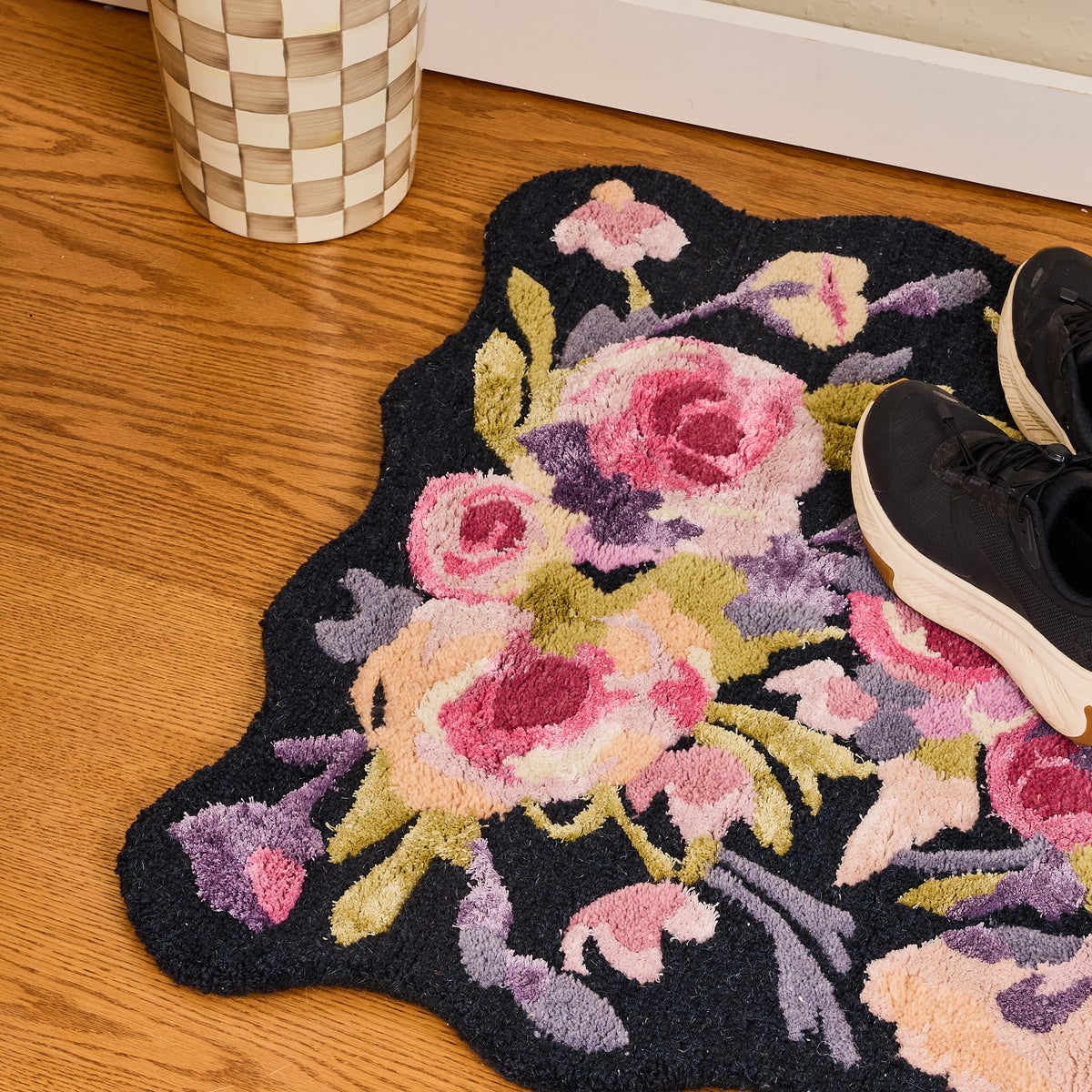 Violet Roses 6' Round Rug - Image 2