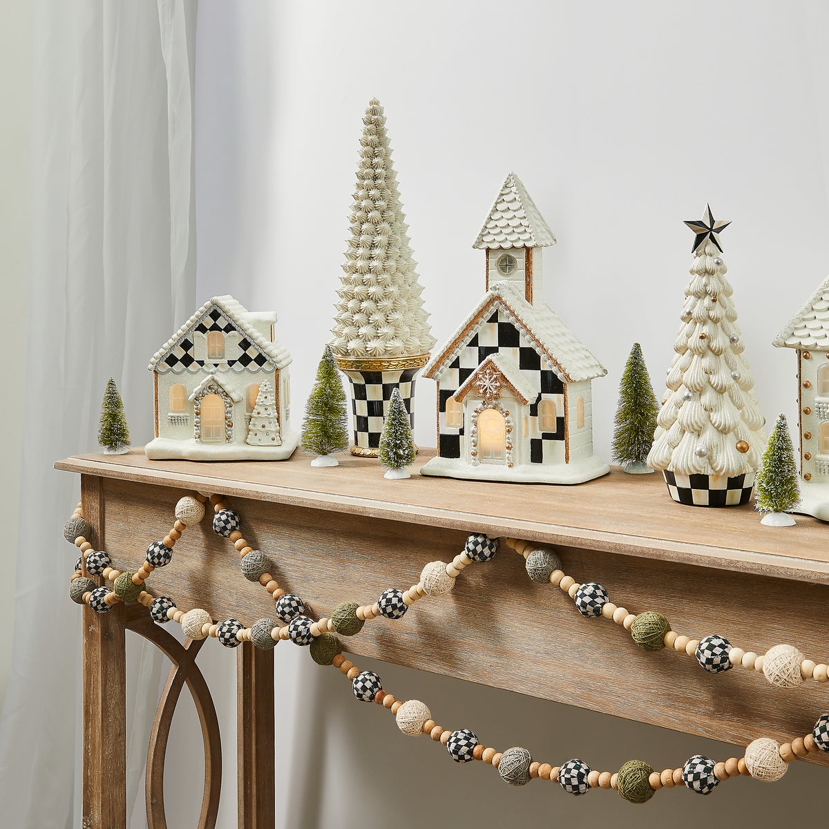 Gingerbread Illuminated Cottage - Image 3