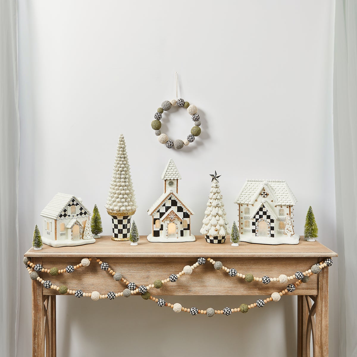 Gingerbread Illuminated Cottage - Image 7