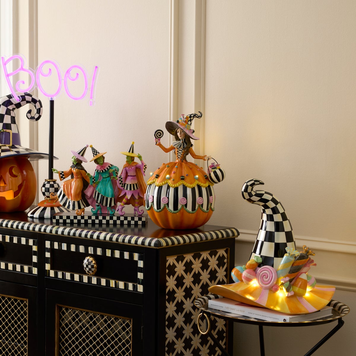 Trick or Treat Illuminated Witch Figurine - Image 4
