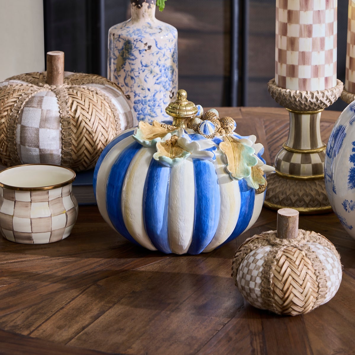 Royal Autumn Small Acorn Pumpkin - Image 2