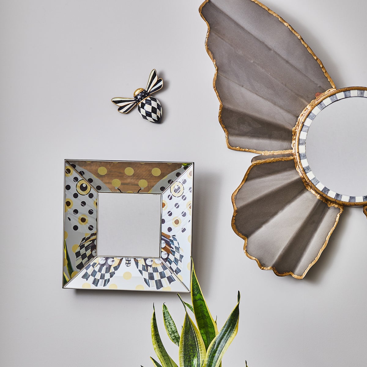 Courtly Check Bee Wall Decor - Image 3