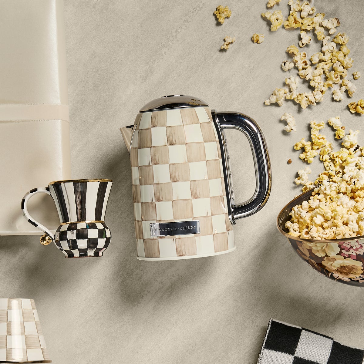 Mocha Check Electric Kettle - Image 4