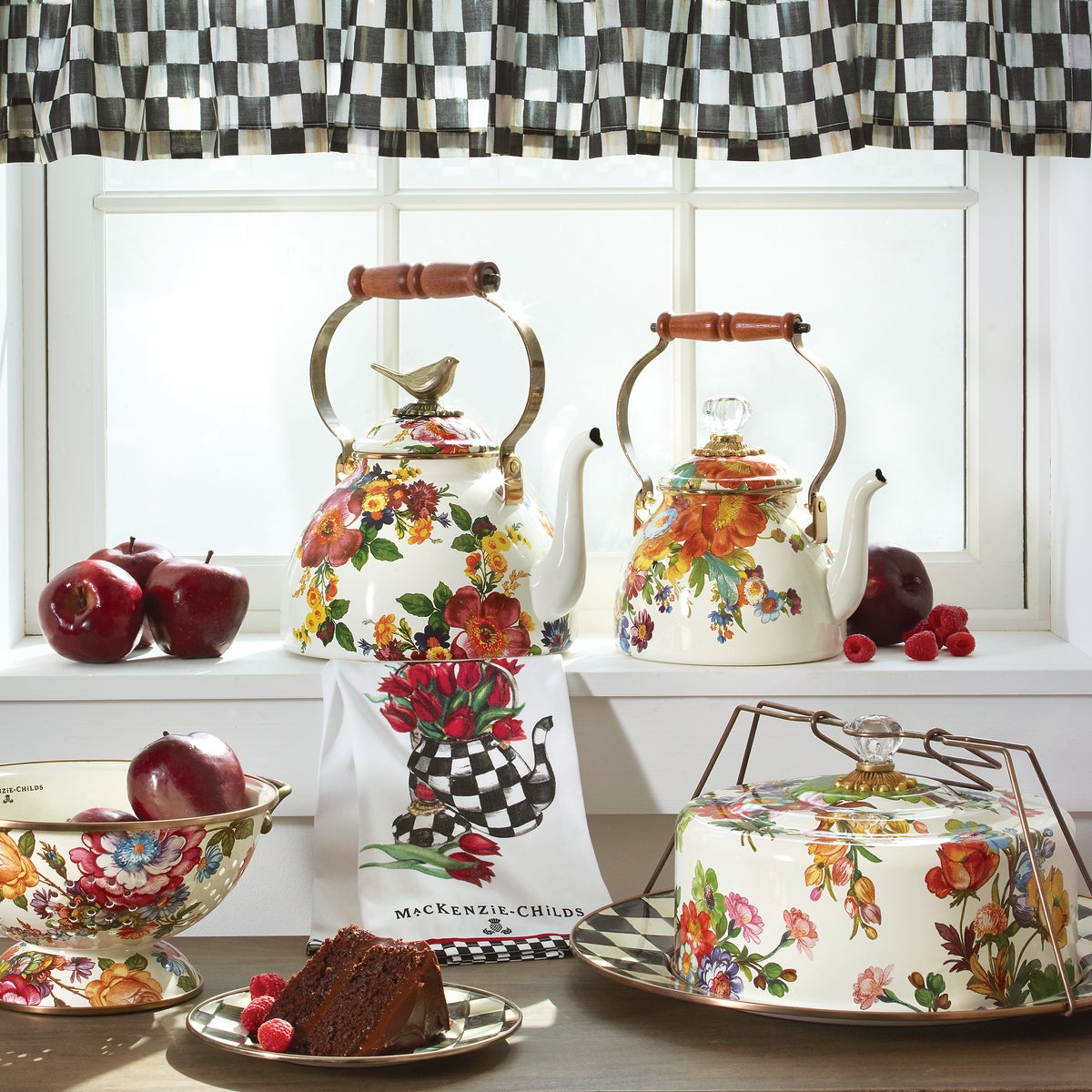 Tulip Tea Kettle Dish Towel - Image 3