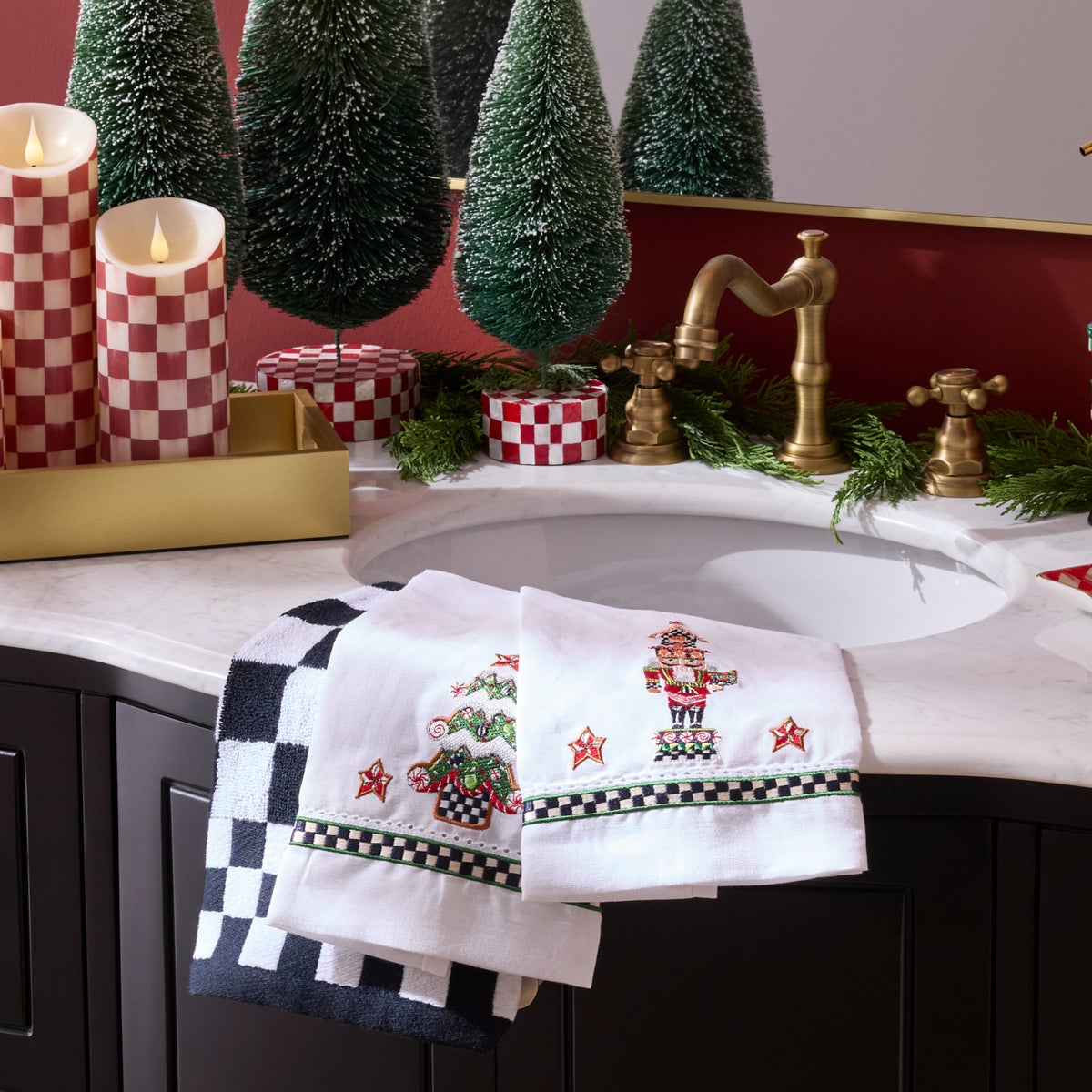 Nutcracker & Tree Guest Towels, Set of 2 - Image 3