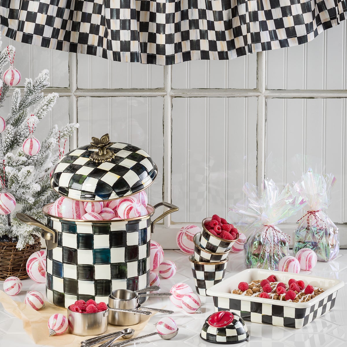 Courtly Check Cafe Valance - Image 2