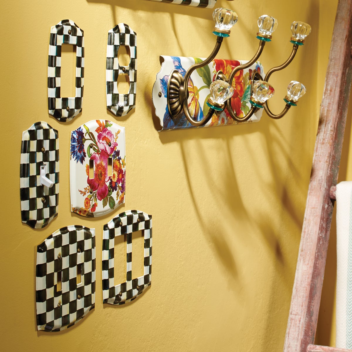 Courtly Check Single Toggle Switch Plate - Image 5