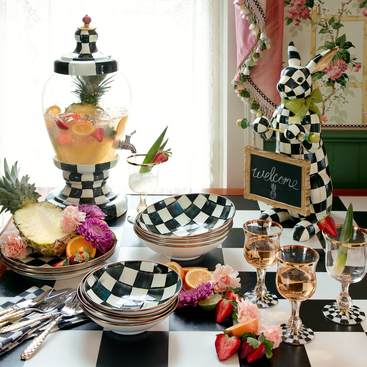 Courtly Check Beverage Hostess - Image 4