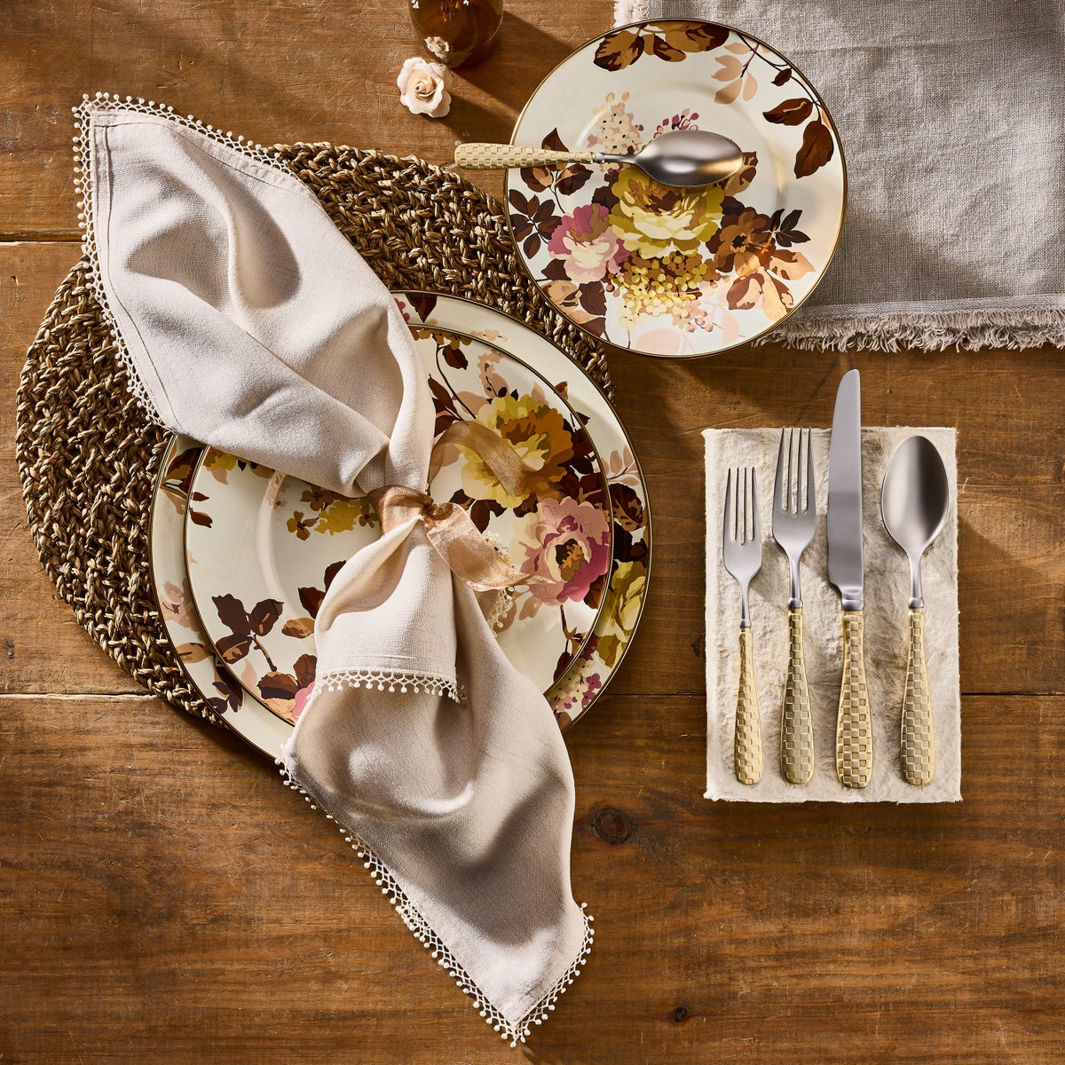 Wild Rose White Charger/Plate - Image 5