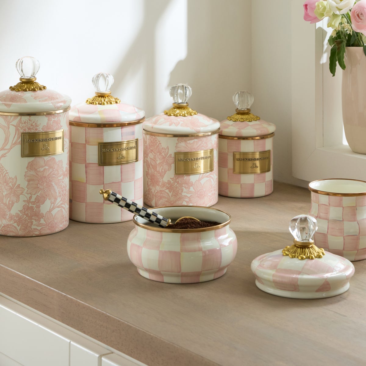 Rosy Check Squashed Pot - Image 4