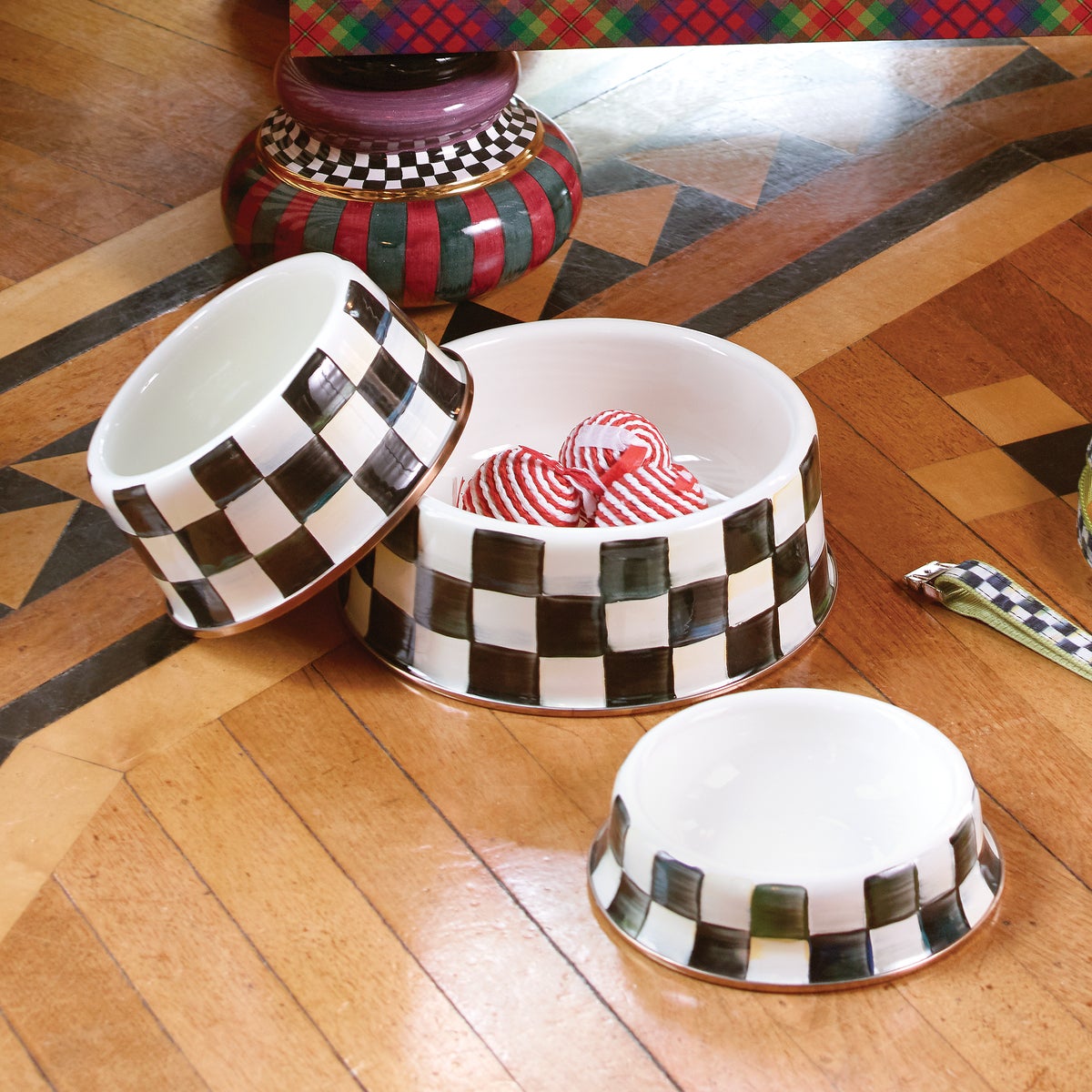 Courtly Check Medium Pet Dish - Image 8