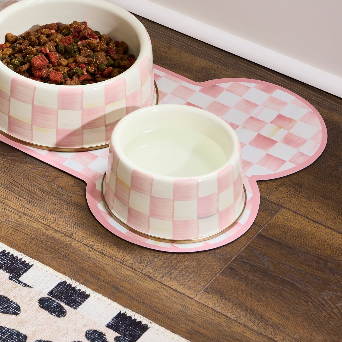 Rosy Check Medium Pet Dish - Image 2