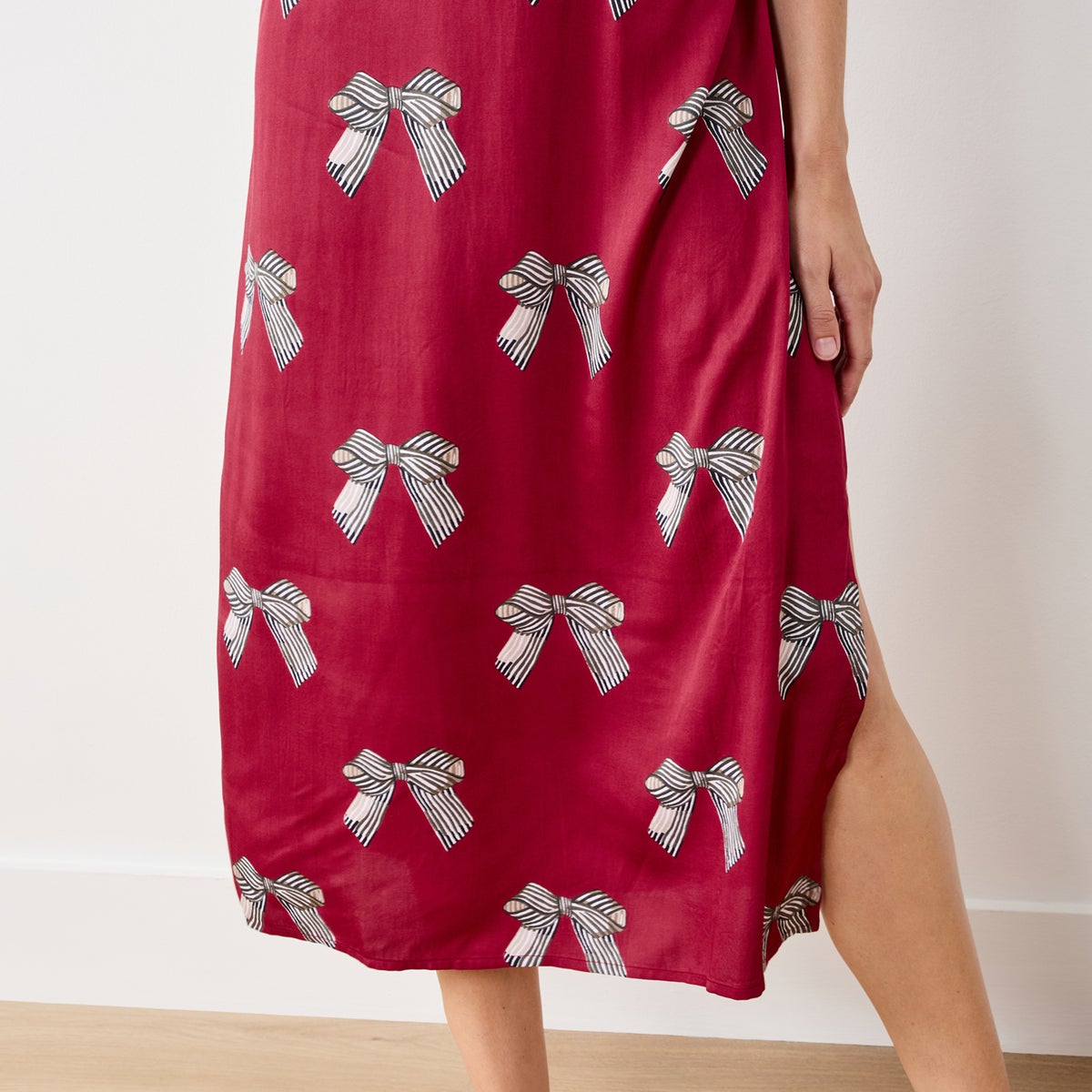 Bow Chic to Sleep Nightie - Image 8
